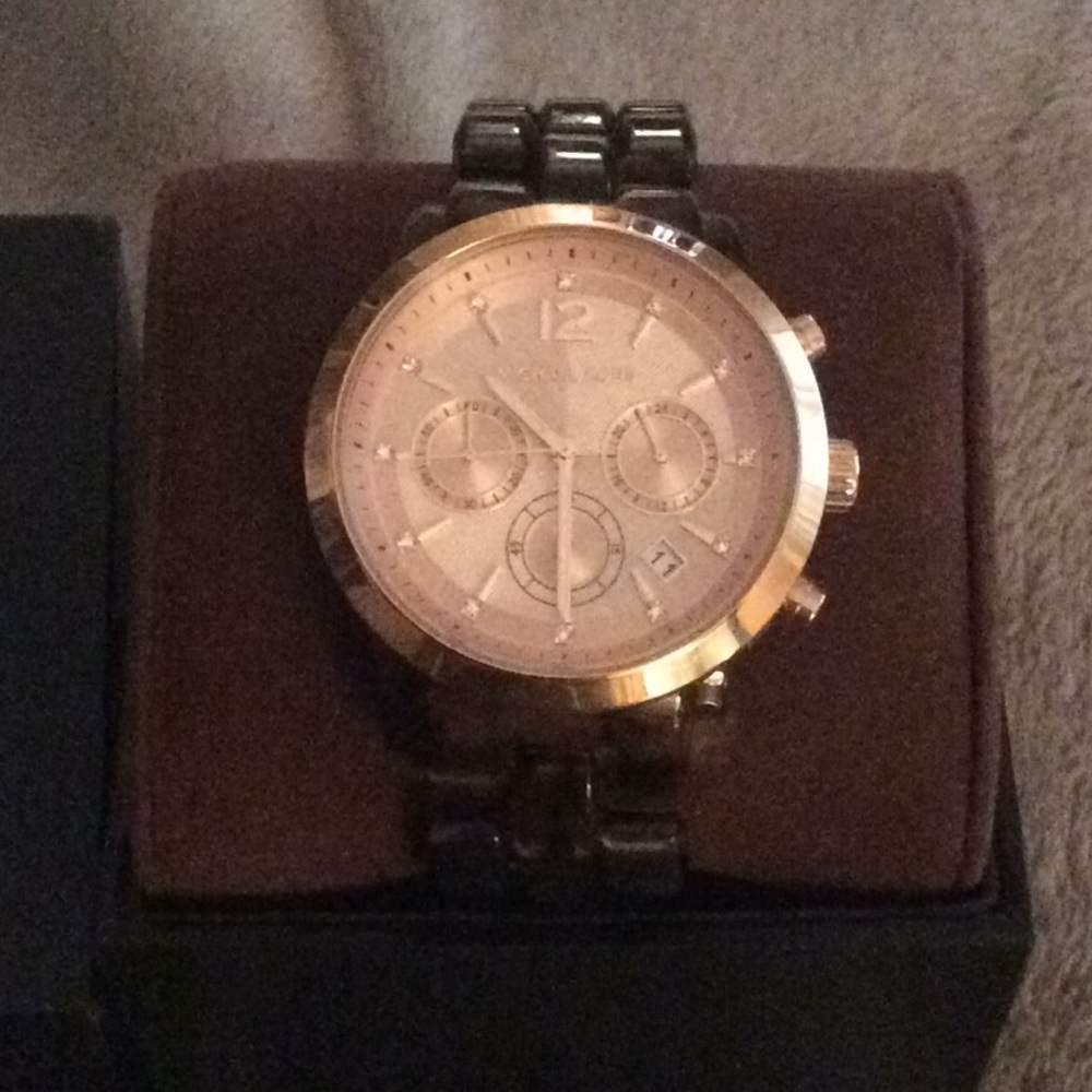 Michael kors tortoise link watch